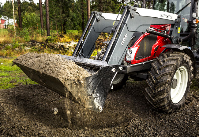 Quicke. Q56_Мульти-ковш_4 в 1_04_Valtra N123_web.jpg